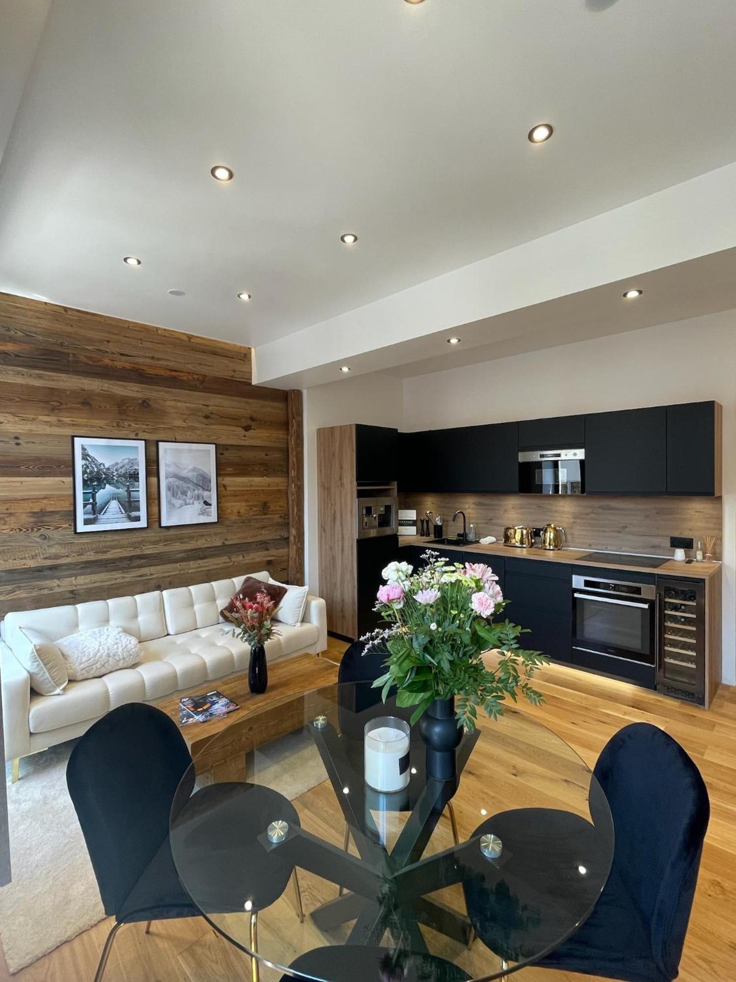 Le Chalet De L'Horloge Chambery Exterior photo